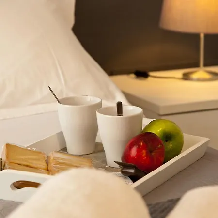 Le Corti Di דירה