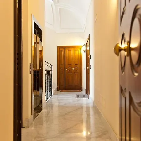 Le Corti Di דירה נאפולי