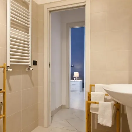 Le Corti Di דירה