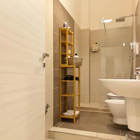 Le Corti Di דירה